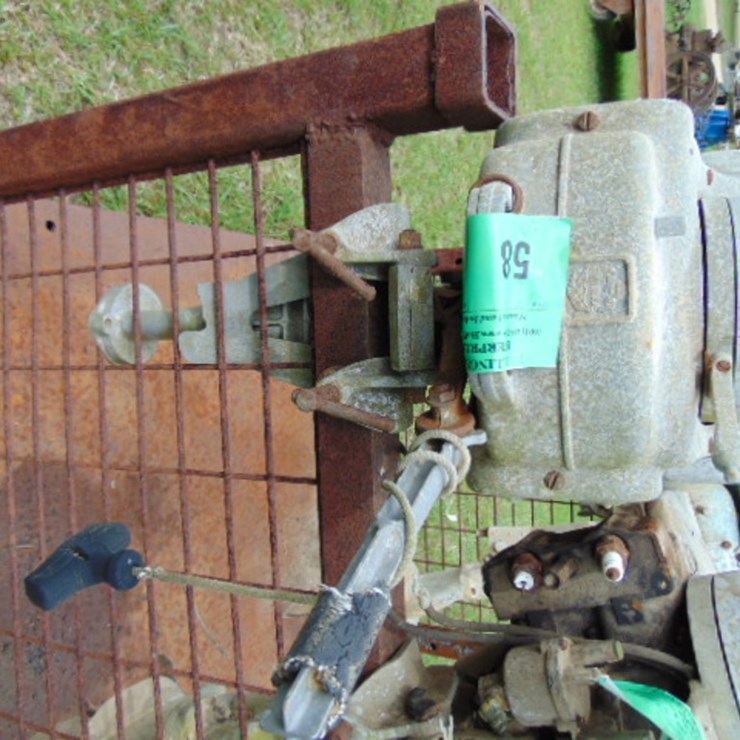 EVINRUDE ANTIQUE OUTBOARD BOAT MOTOR