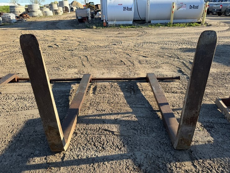 #3936-•-approx-48"-loader-forks-image-4