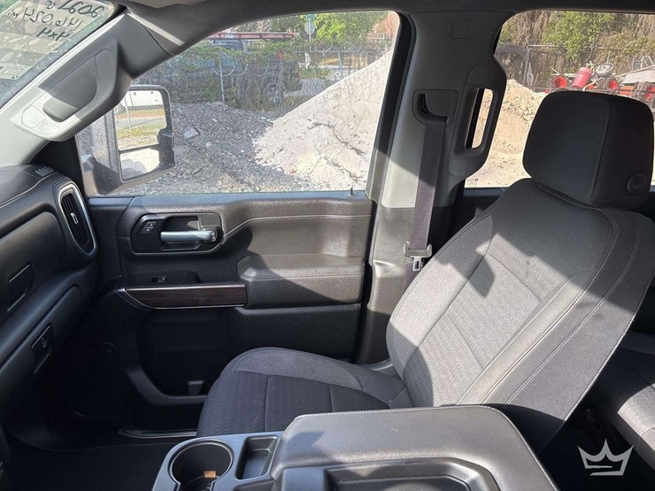 2021-chevrolet-silverado-2500-image-26