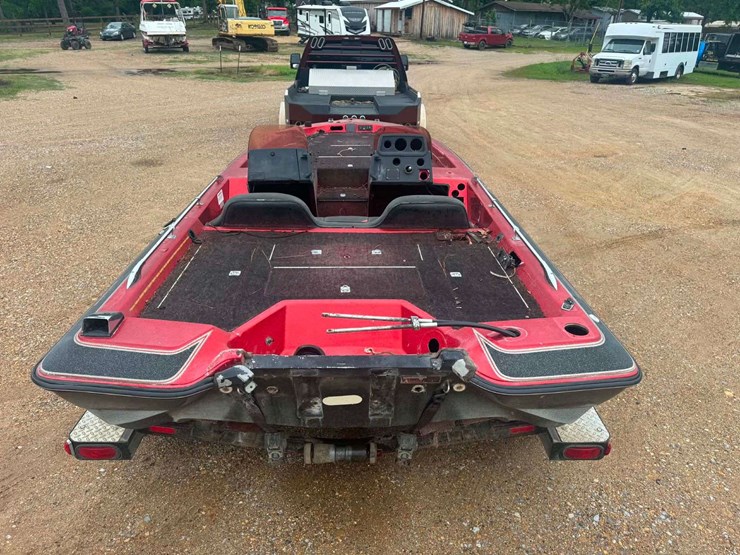 skeeter-sf175df-bass-boat-(no-motor)-image-6