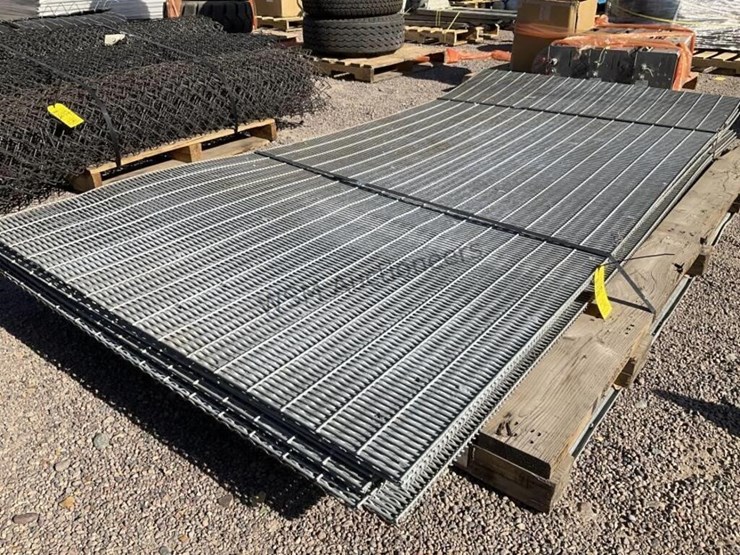 pallet-of-4ft-x-8-1/2ft-tread-deck-image-4