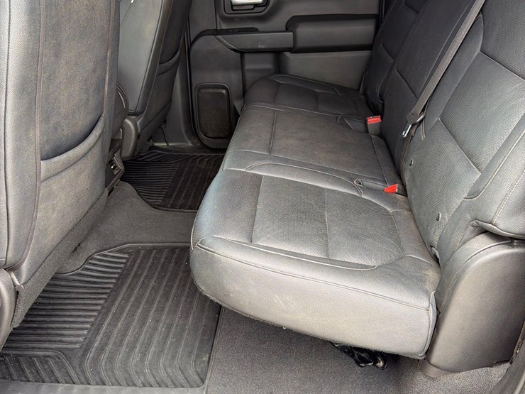 2021-chevrolet-2500hd-image-55