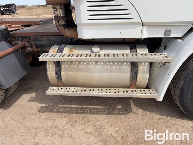 1991-freightliner-flc112-image-10