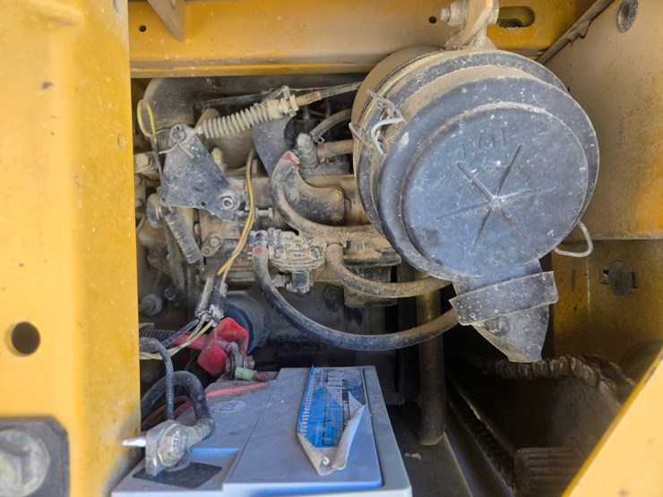#24312-•-caterpillar-worksite-6x4-image-21