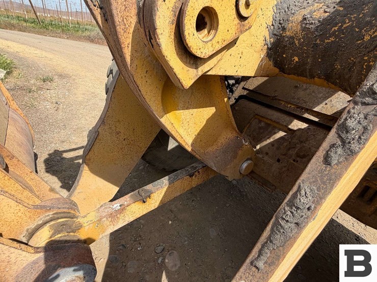 caterpillar-960f-image-12