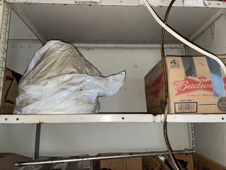 #7071-•-contents-of-shelf-image-3