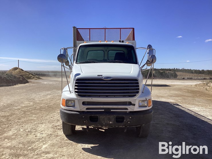 2006-sterling-l9500-image-2