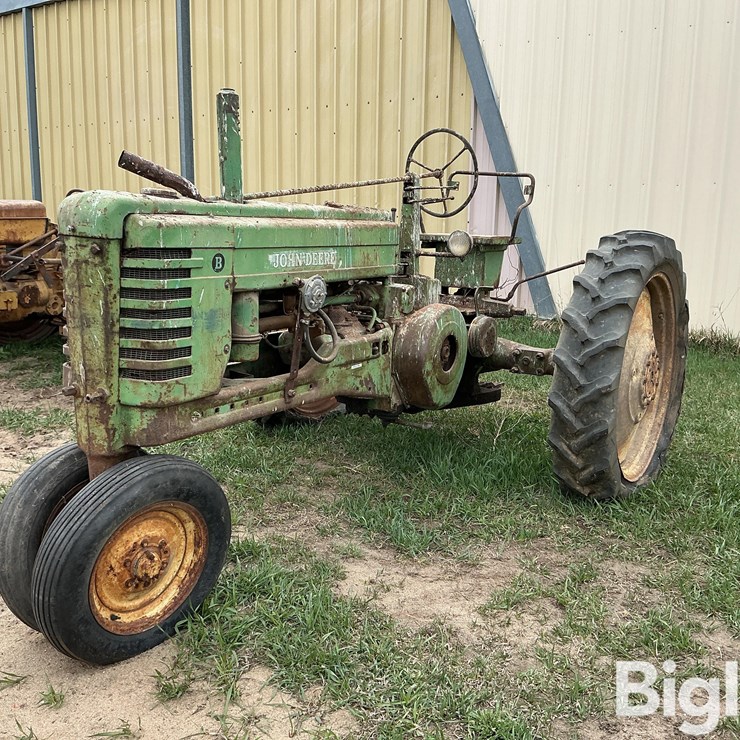 JOHN DEERE B