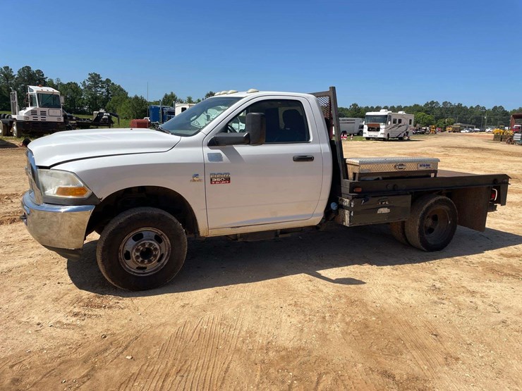2011-dodge-ram-3500hd-image-1