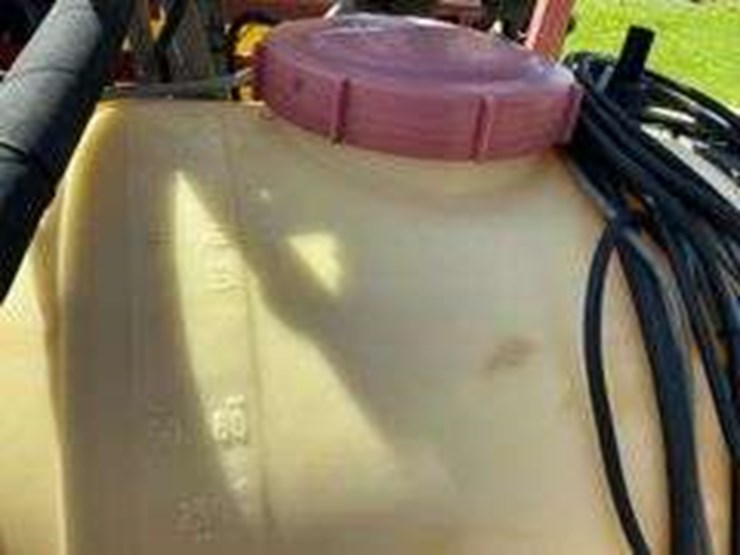 hardi-1000navigator-pull-type-sprayer,-1000-gal.-image-9