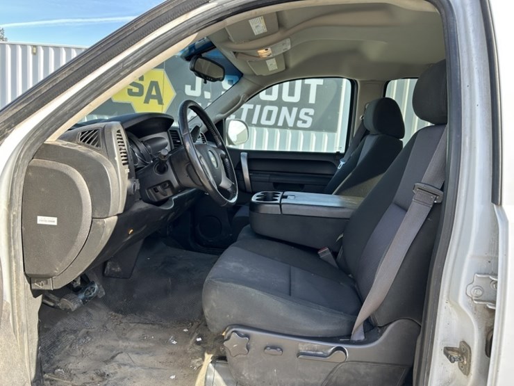 2013-chevrolet-silverado-1500-image-12