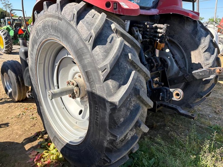 case-mxu125-tractor-image-10