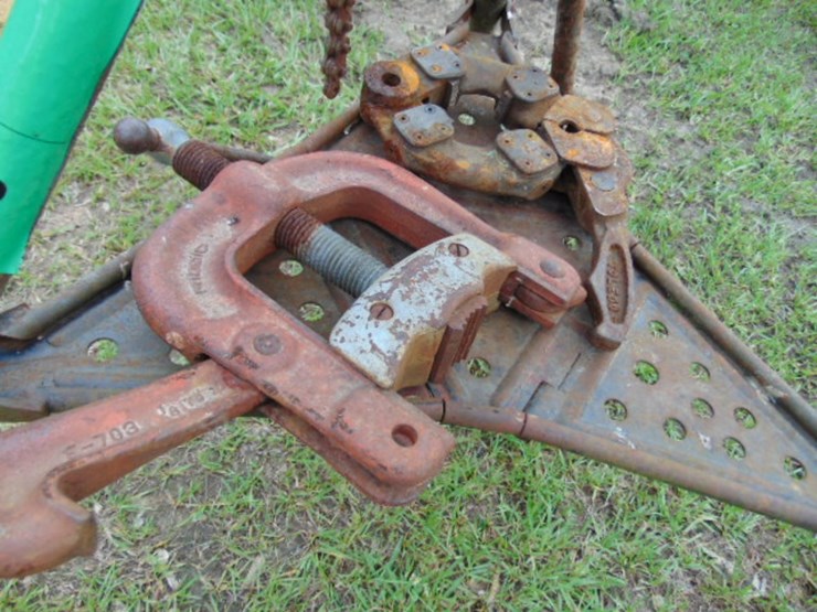 no.-450-ridgid-tristand-&-3-clamps-image-2