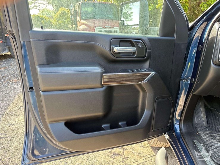 2021-chevrolet-silverado-2500-image-15