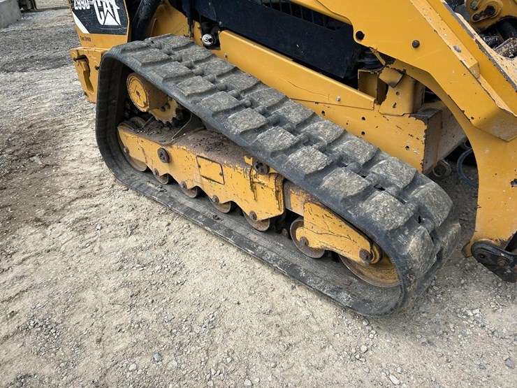 2015-caterpillar-299d-image-13
