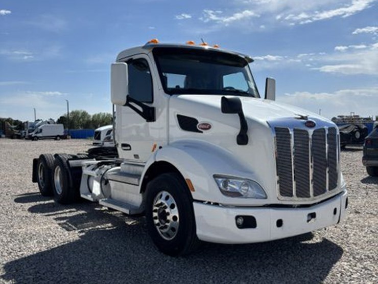 2019-peterbilt-579-image-3