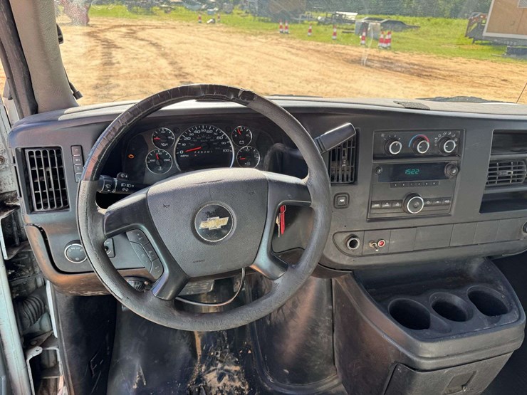 2014-chevrolet-express-3500-image-11