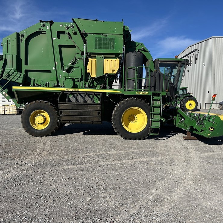 2018 JOHN DEERE CS690
