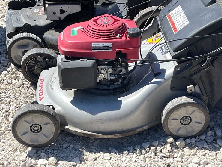 #6973-•-honda-3-speed-lawn-mower-image-6