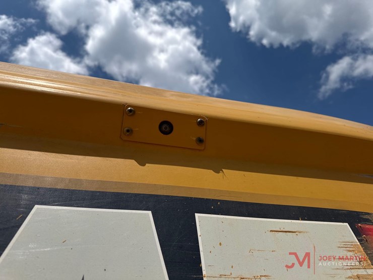 2022-caterpillar-336-image-21