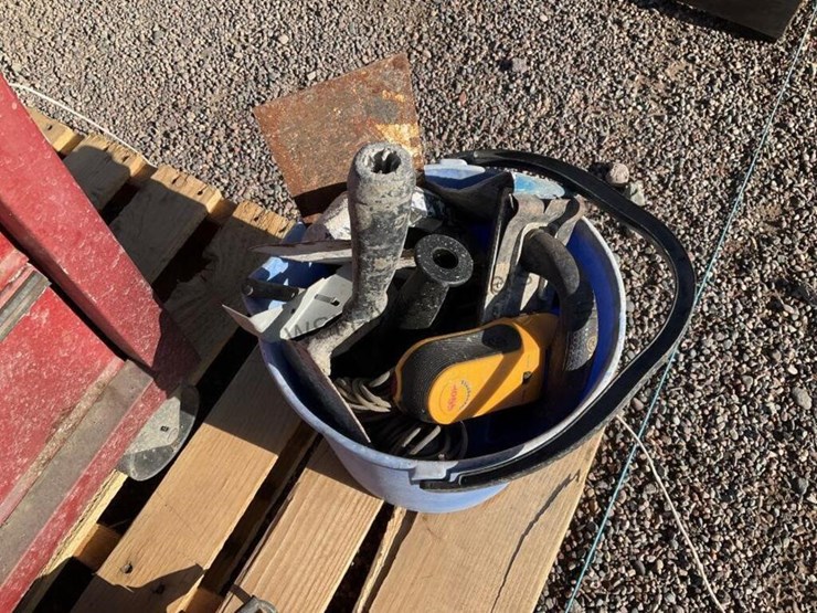 pallet-of-asst-tools-&-toolbox-image-6
