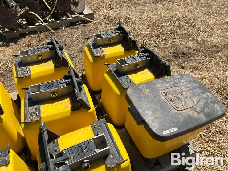 john-deere-7300-image-11