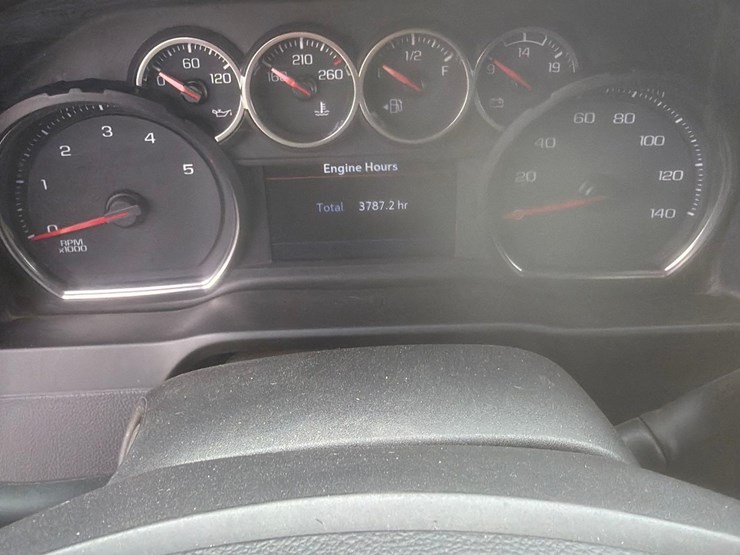 2021-chevrolet-2500hd-image-49