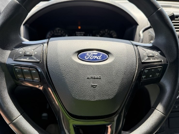 2018-ford-explorer-image-31