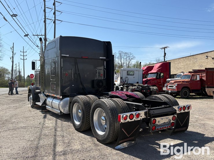2007-kenworth-w900-image-7