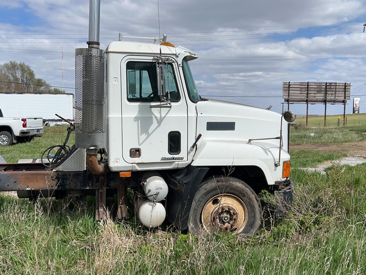 2000-mack-ch613-image-5