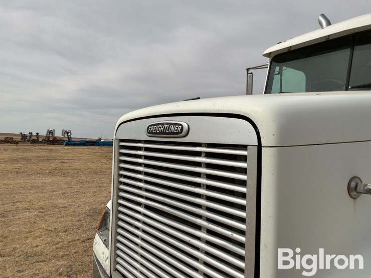 2000-freightliner-fld120-image-20