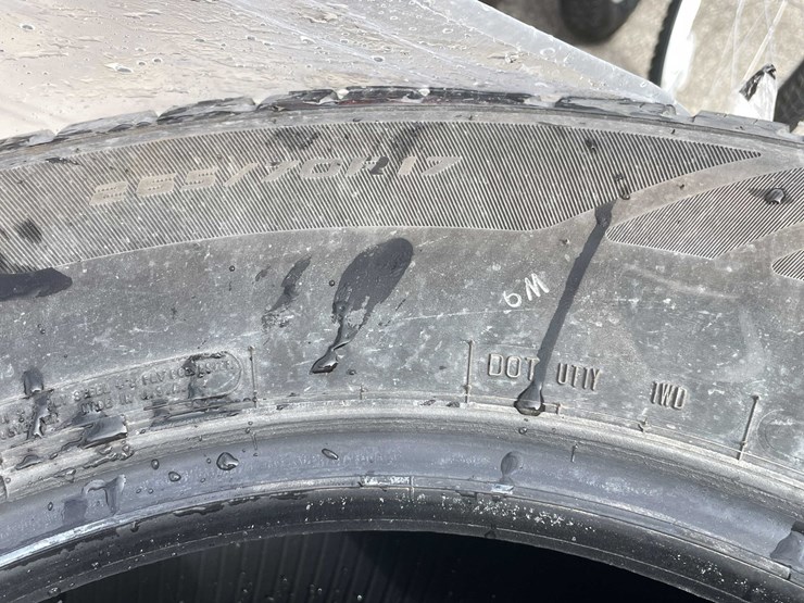 #9075-•-tires-(o3)-image-4