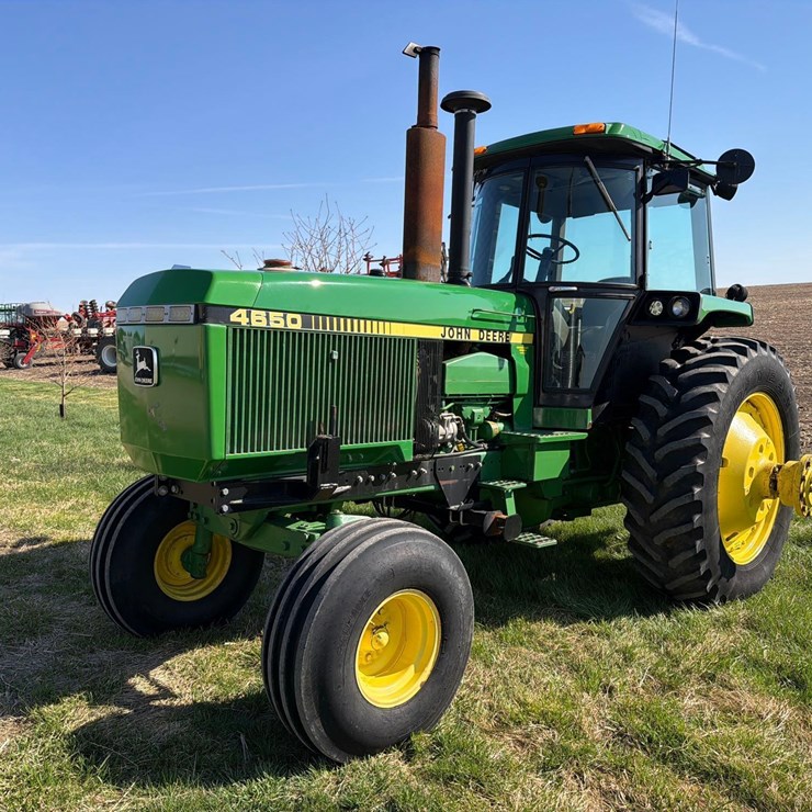 JOHN DEERE 4650