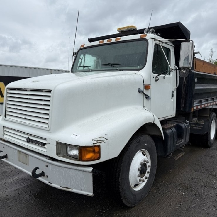 1999 INTERNATIONAL 2674