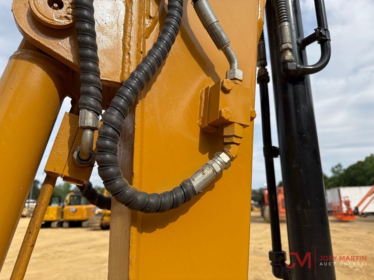 2021-caterpillar-305.5-image-11