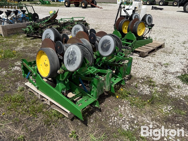 john-deere-7-image-7