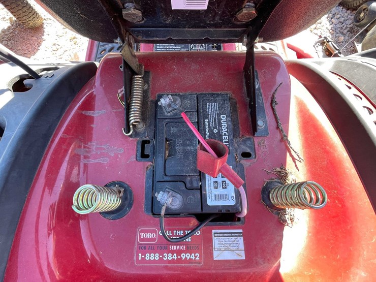 #6947-•-toro-riding-lawn-mower-image-7