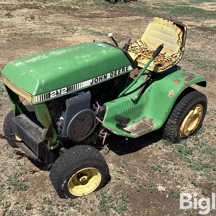 JOHN DEERE 212