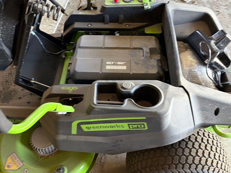 greenworks-pro-crz-428-zero-turn-lawnmower-image-17
