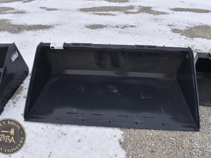 light-material-wolverine-bucket-attachment-42037-image-6