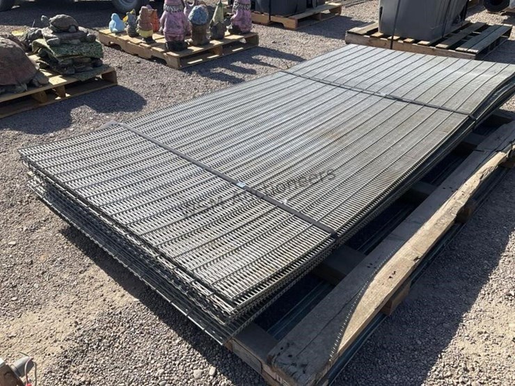 pallet-of-4ft-x-8-1/2ft-tread-deck-image-2