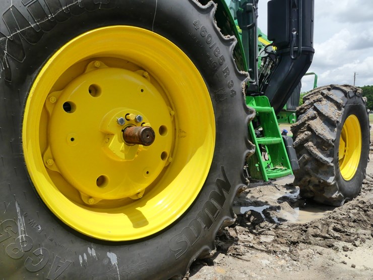 2023-john-deere-6110m-image-7