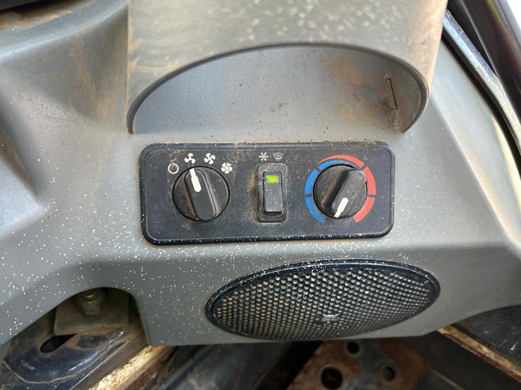 2021-bobcat-t595-image-26