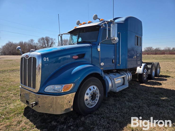 2012-peterbilt-386-image-1