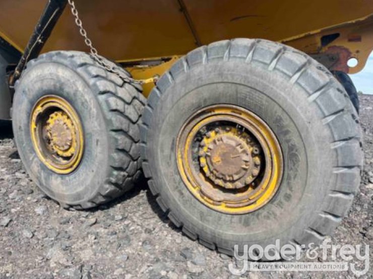 2021-caterpillar-730-image-7