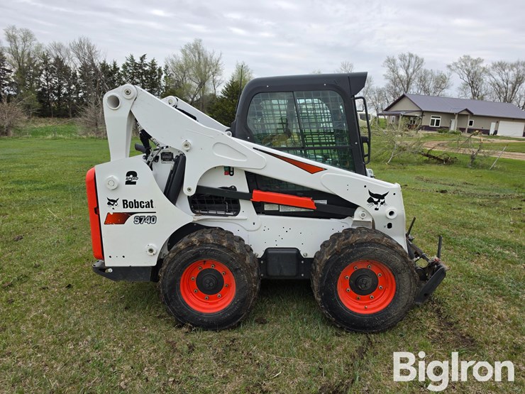 2022-bobcat-s740-image-4