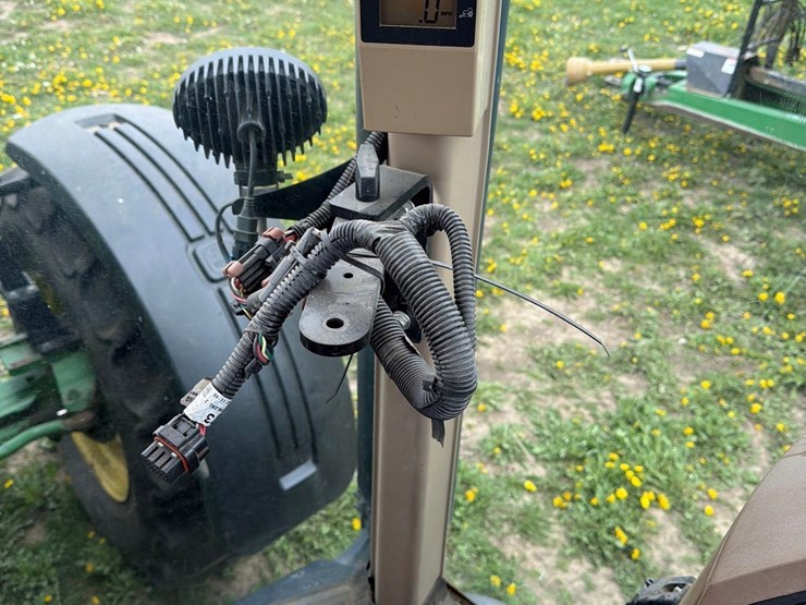 john-deere-8320-image-58