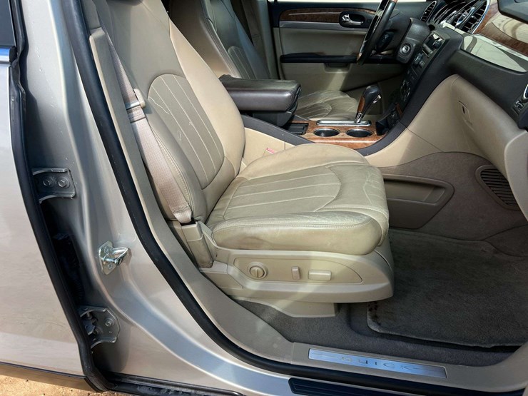 2011-buick-enclave-cxl-image-23