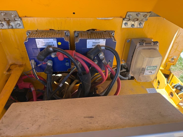 2008-bil-jax-45xa-image-29