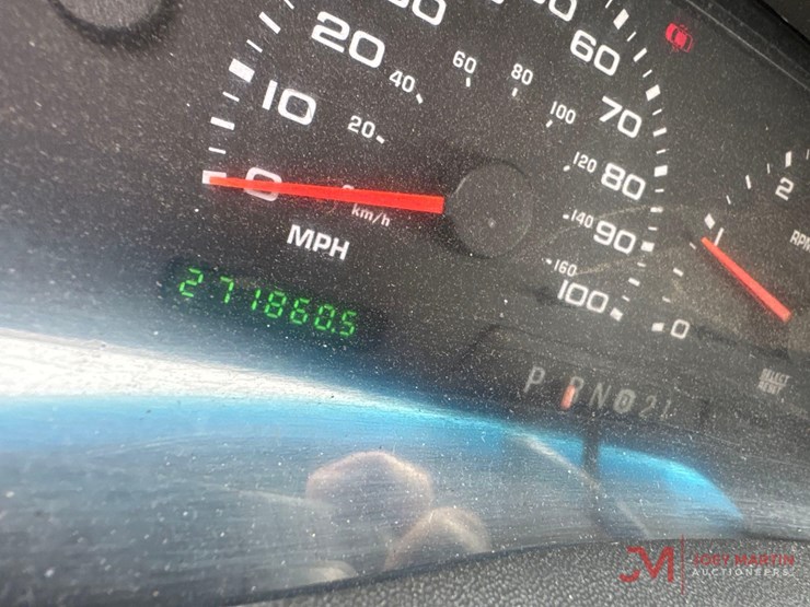 2003-ford-f550-xlt-image-23
